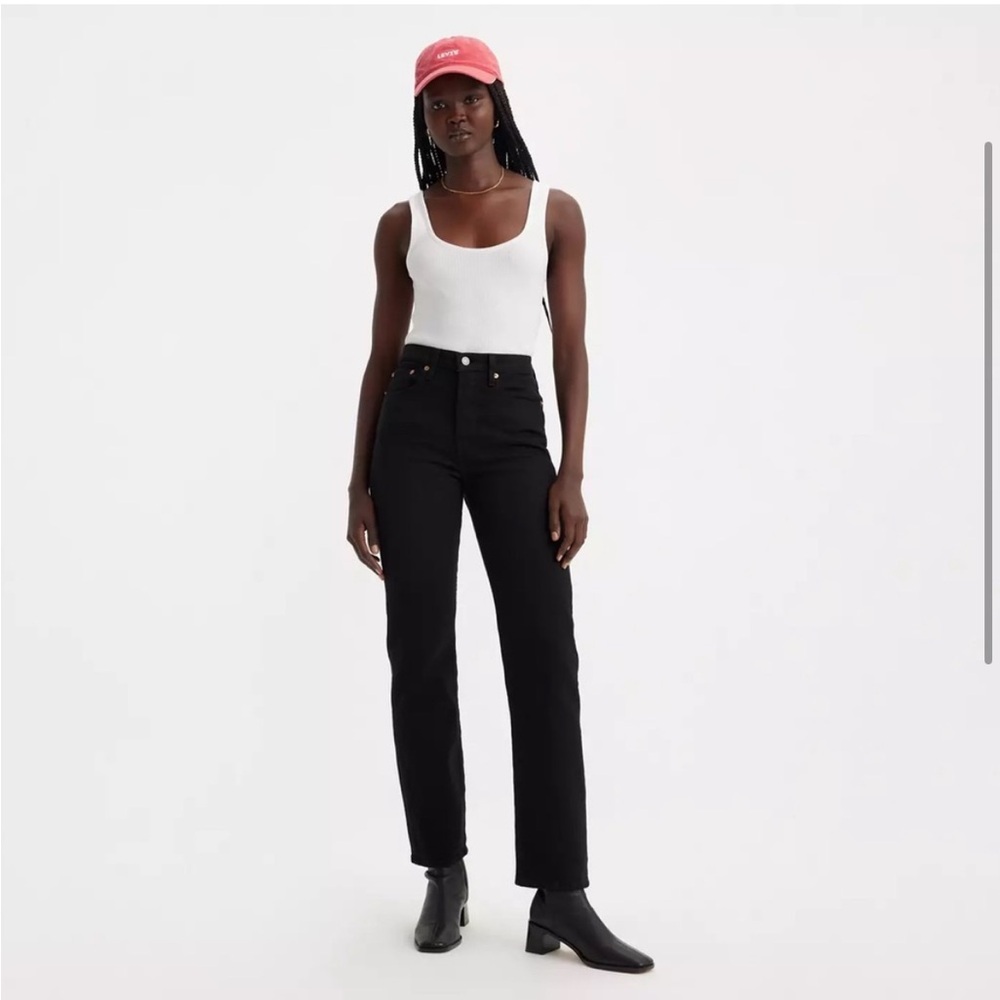 Levi’s Straight Leg Black High Waist Jeans 25